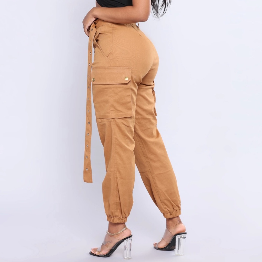 Cargo Chic Pants - Camel